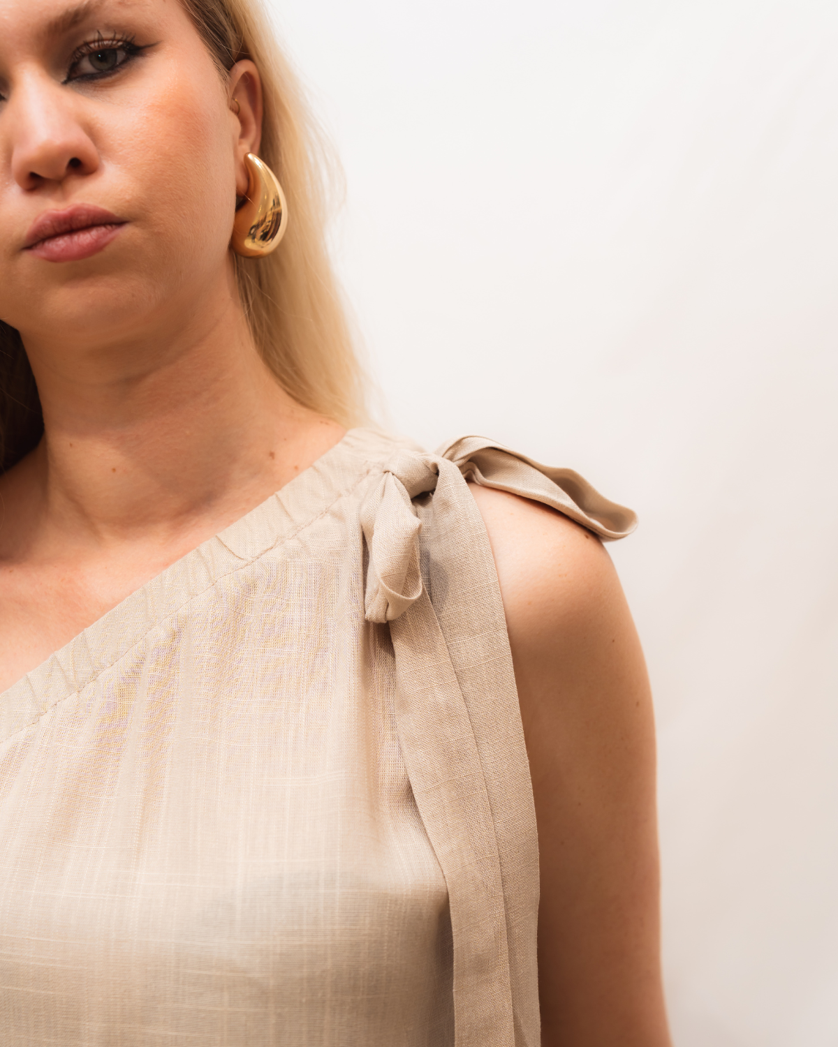 Ensemble one shoulder
