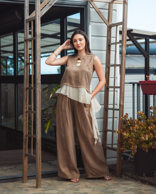 Ensemble  top sans manches à volant en voile et pantalon large fluide