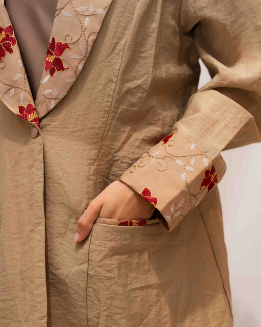 Ensemble en soie brodé