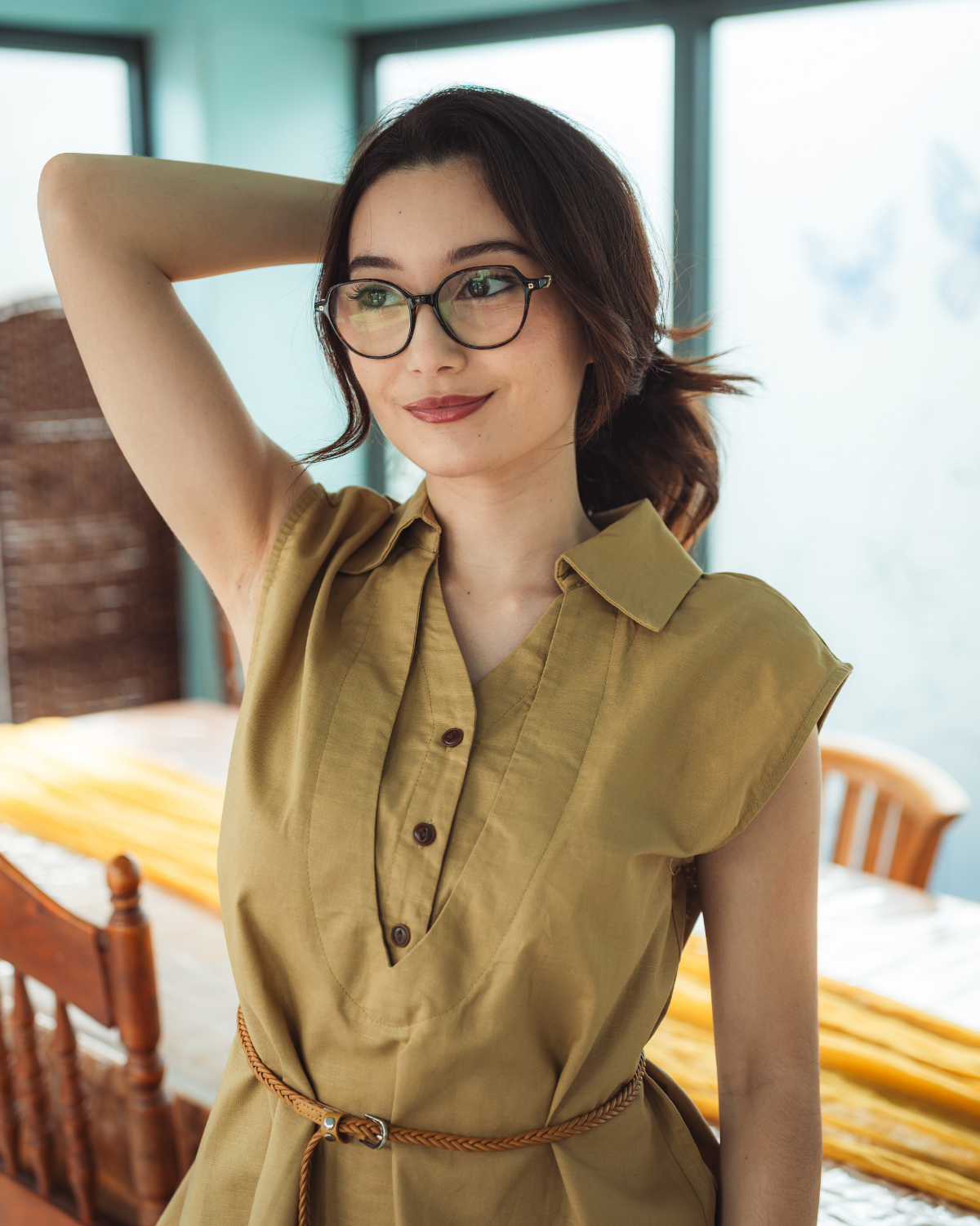 Ensemble chemisier sans manches à ceinture tressée et pantalon large