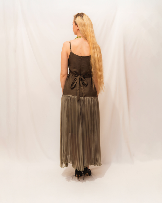 Robe longue plissée