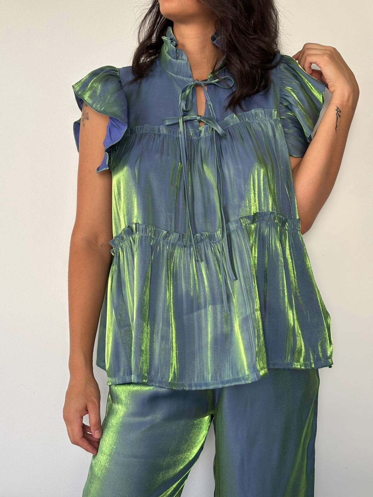 Ensemble Satiné Vert Éclatant – Haut et Pantalon