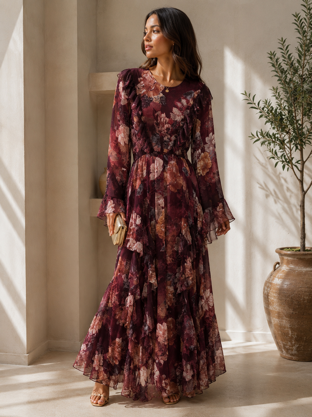 Robe Longue Fleurie Bordeaux – Manches Évasées & Volants Superposés