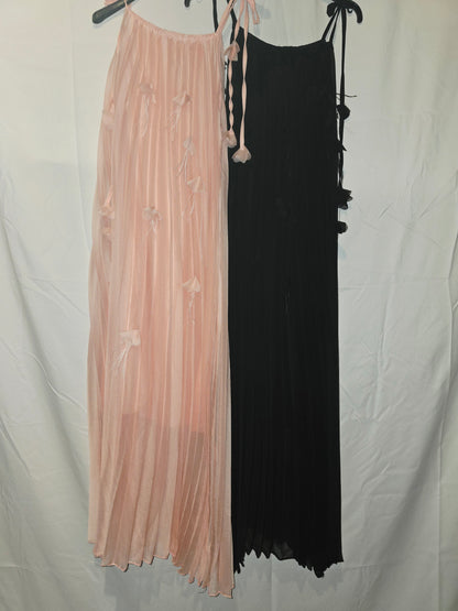 Robe longue plissée à bretelles